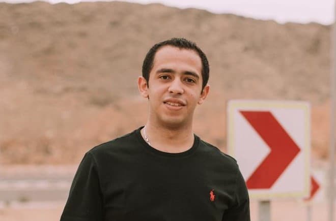 الشاب محمد عبد الحى المصور الفوتغرافى الشاب محمد عبد الحى المصور الفوتغرافى