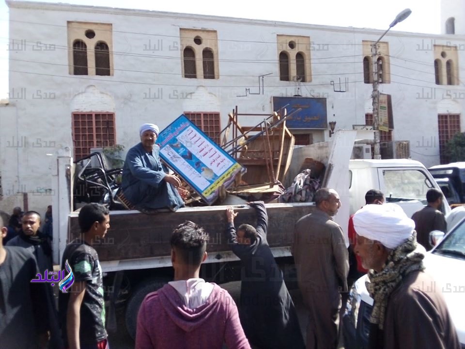 حملة لازالة الاشغالات فى الاقصر حملة لازالة الاشغالات فى الاقصر
