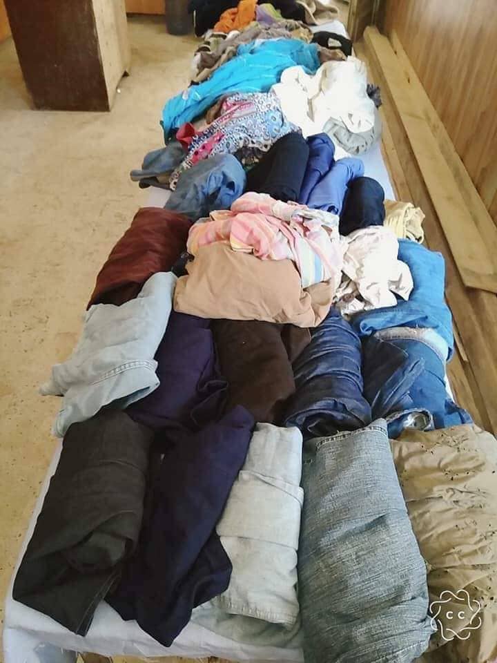 اداب حلوان تنظم معرض خيرى للملابس