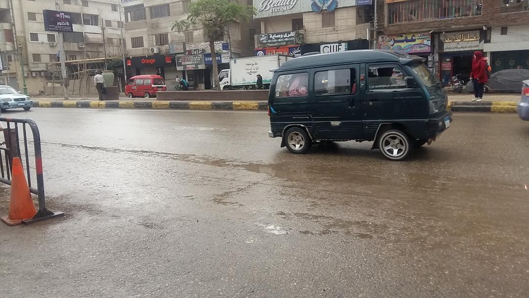 أمطار بالشوارع أمطار بالشوارع