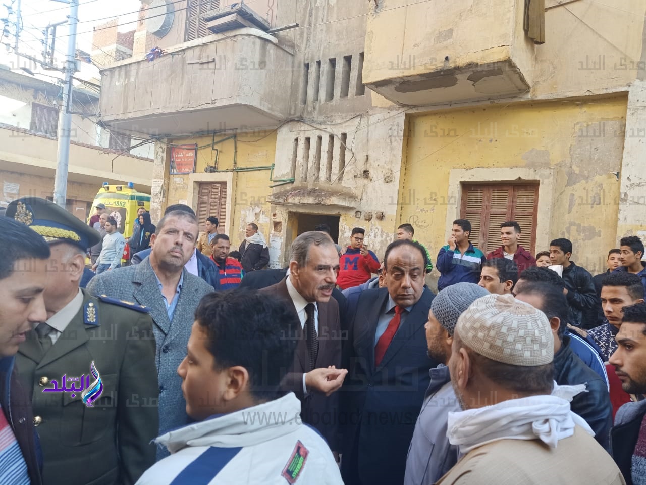 محافظ كفر الشيخ يخلى عقار من 3 طوابق