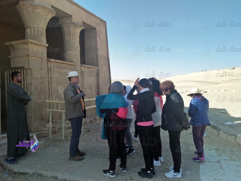 وفد سياحي أرجنتيني يزور المناطق الاثرية بالمنيا