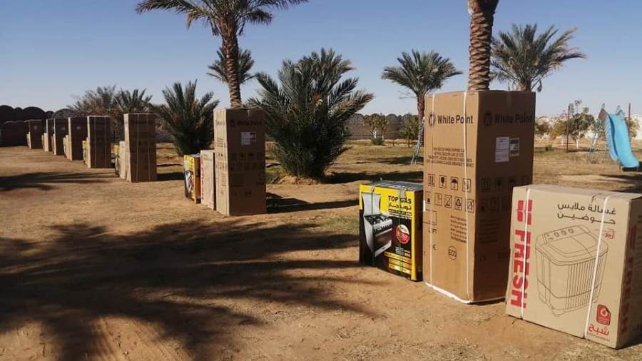 تسليم أجهزة لـ 15 عروسا بالفرافرة بالوادي الجديد تسليم أجهزة لـ 15 عروسا بالفرافرة بالوادي الجديد