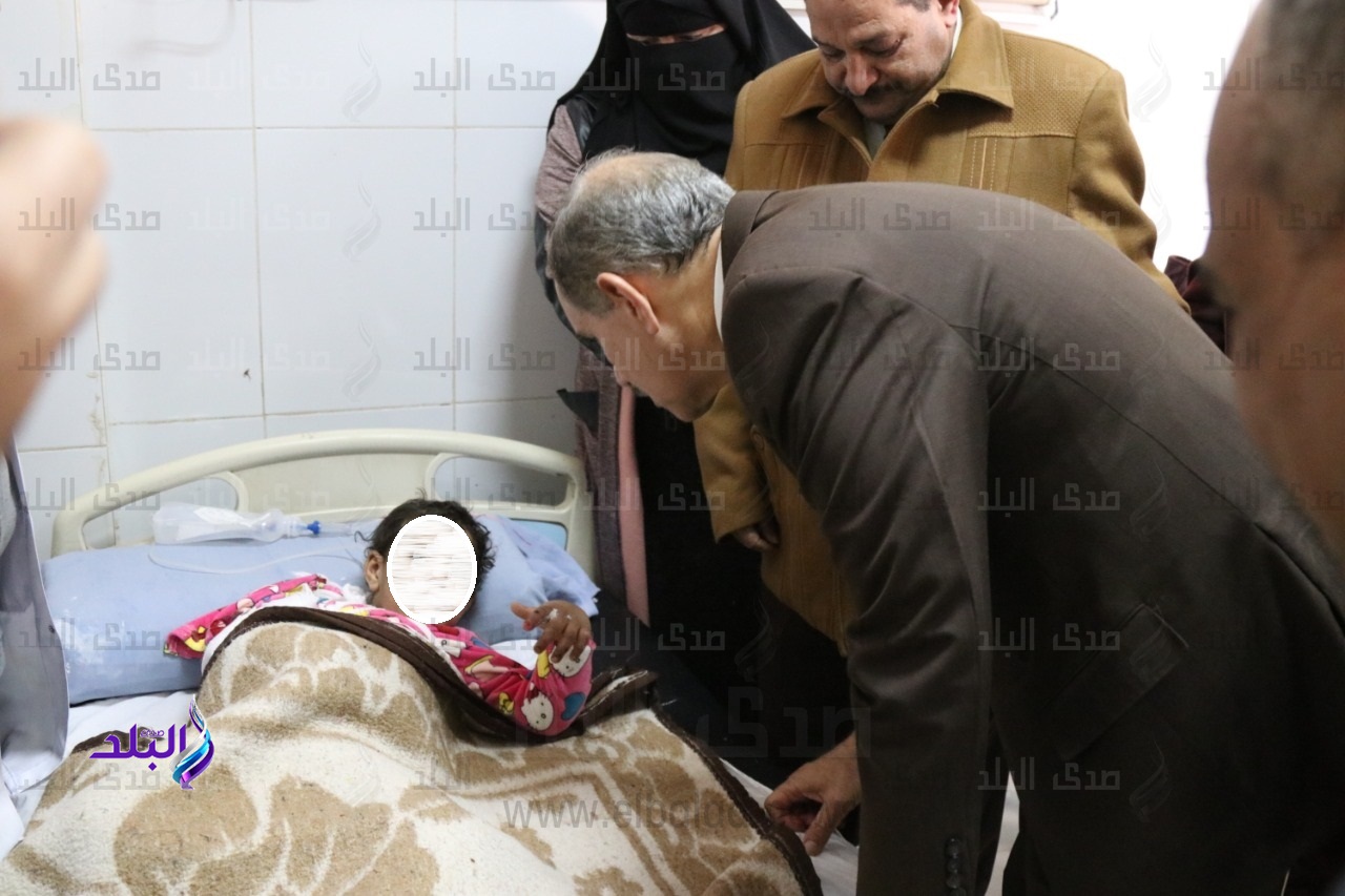 محافظ كفر الشيخ يزور "شروق" ضحية التعذيب