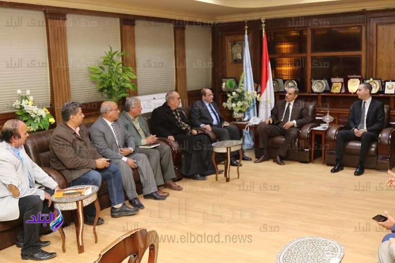 محافظ كفر الشيخ يبحث مع قيادات الزراعة عددًا من الملفات| صور