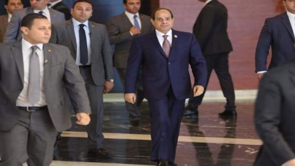وصول الرئيس السيسي لمقر انعقاد جلسات منتدى شباب العالم وصول الرئيس السيسي لمقر انعقاد جلسات منتدى شباب العالم