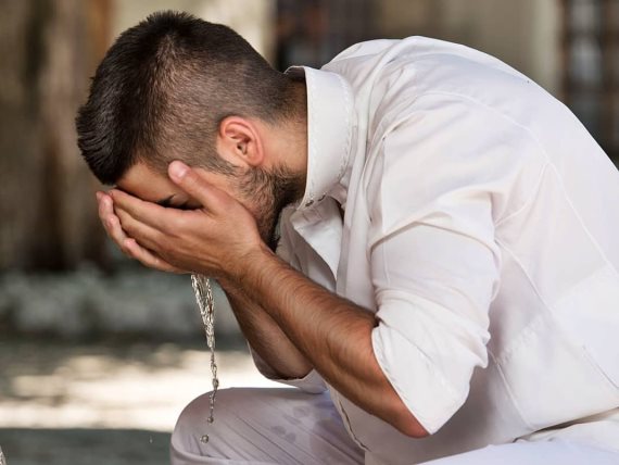 حكم ذكر الله أثناء الوضوء فى الحمام حكم ذكر الله أثناء الوضوء فى الحمام