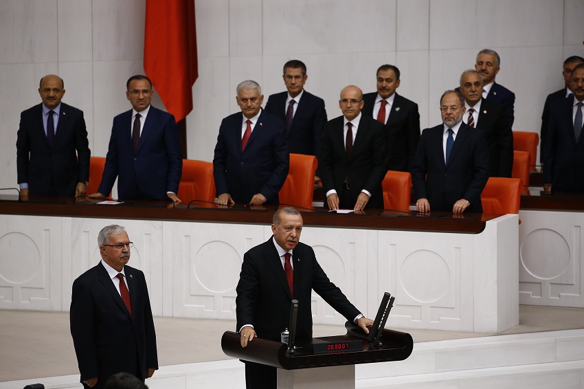 لجنة في البرلمان التركي تمرر اتفاق اردوغان والسراج لجنة في البرلمان التركي تمرر اتفاق اردوغان والسراج