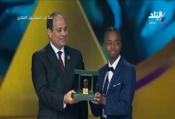 الرئيس السيسي يكرم الشباب المبدعين 