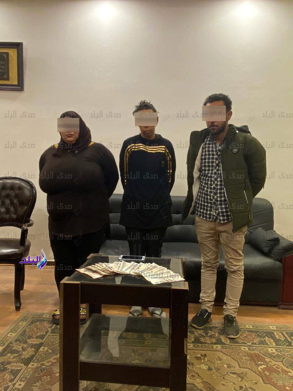 المتهمين عقب ضبطهم 
