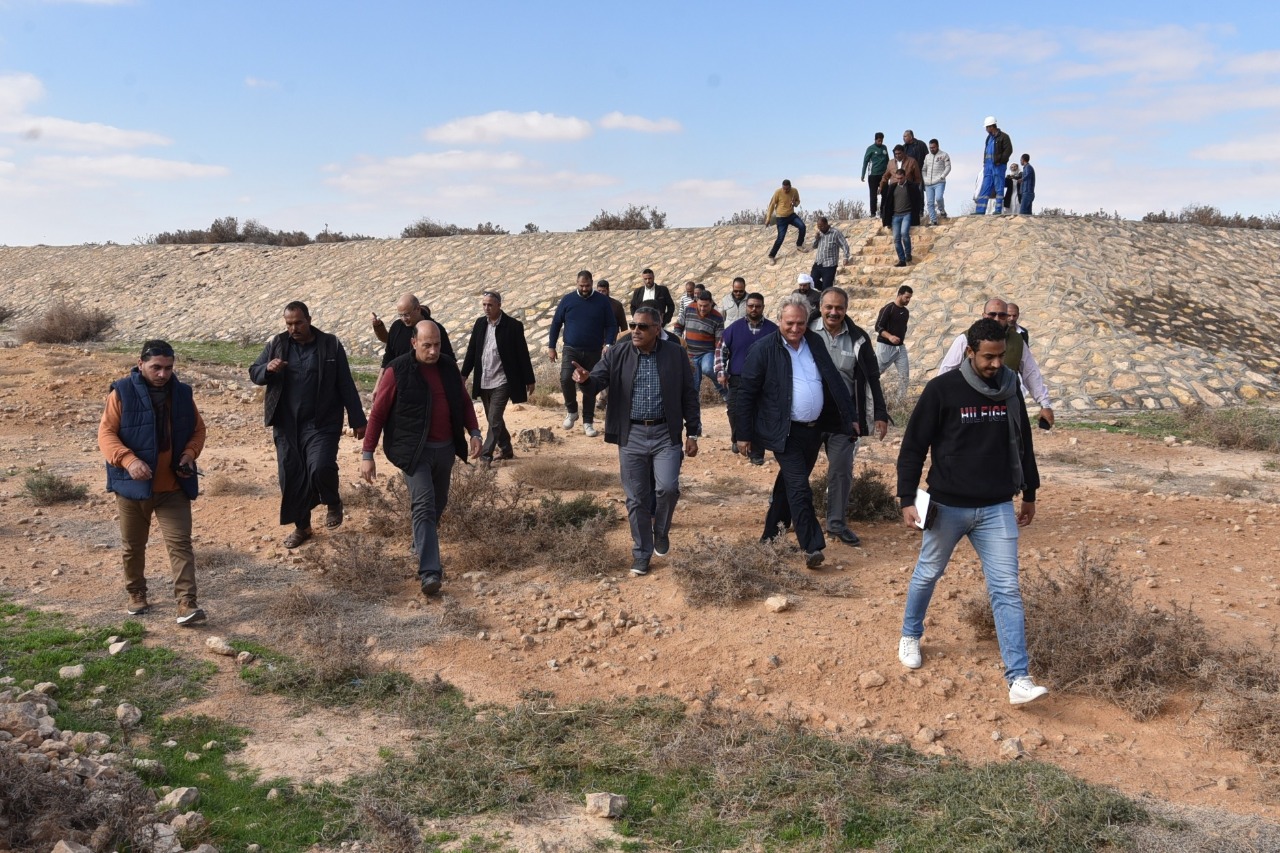 محافظ مطروح يتفقد علوش