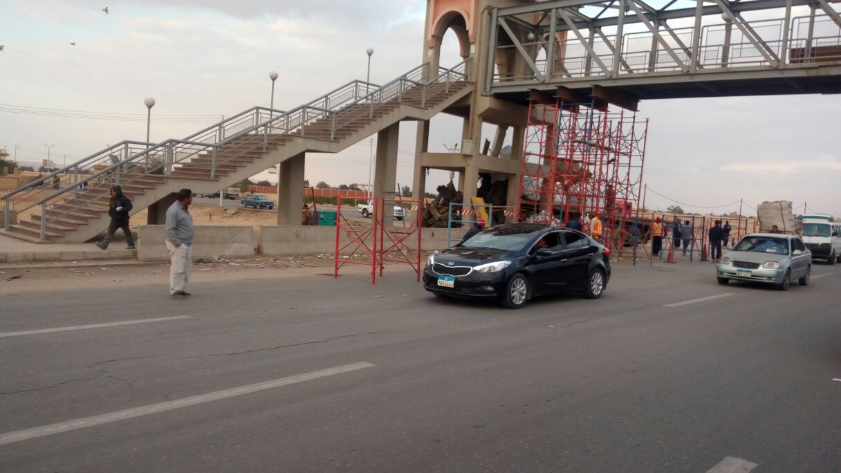 اصطدام سيارة بكوبرى مشاة بطريق الاسماعيلية الصحراوى