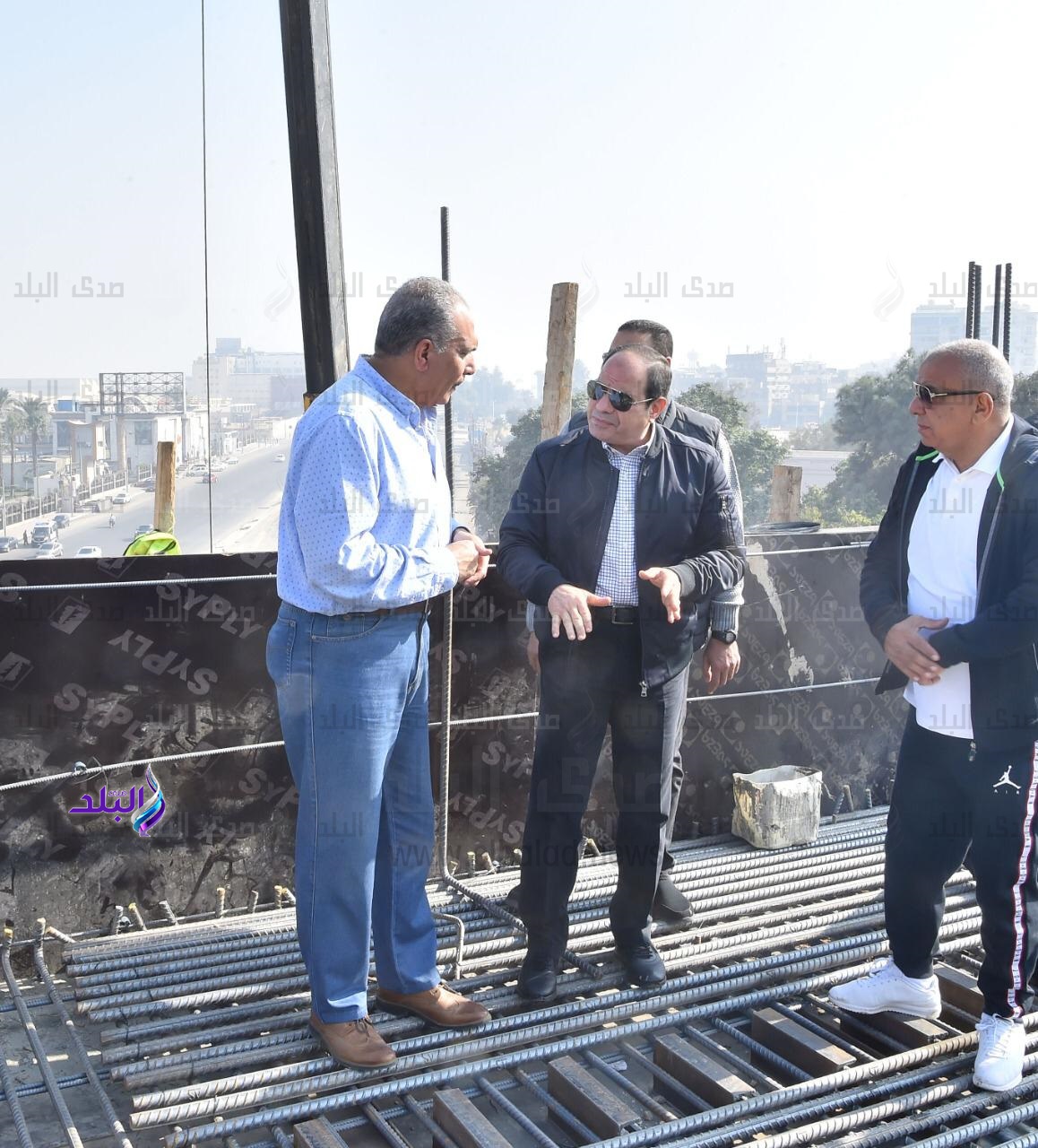 السيسي يتفقد الاعمال الإنشائية لتطوير طرق ومحاور مصر الجديدة