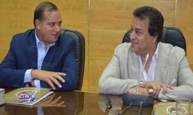 وزير التعليم العالي مع رئيس جامعة سوهاج وزير التعليم العالي مع رئيس جامعة سوهاج