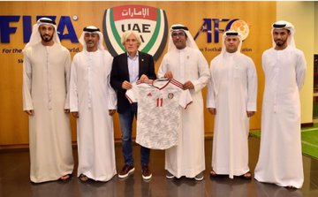 الاتحاد الإماراتي مع المدير الفني الجديد الاتحاد الإماراتي مع المدير الفني الجديد
