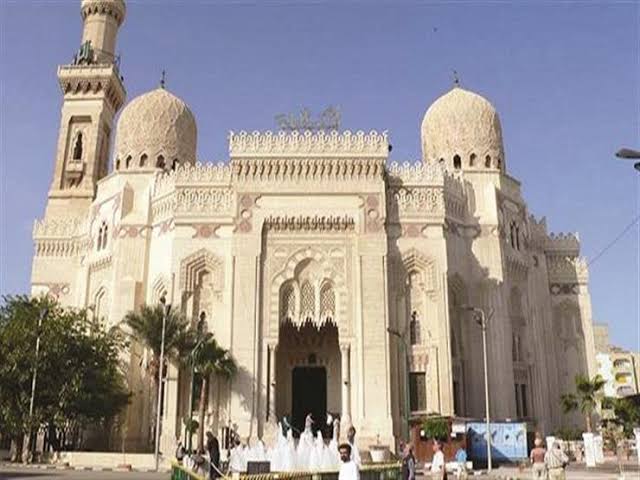 حكم إطلاق أسماء الأشخاص على المساجد 