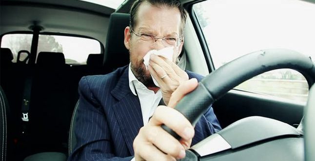 الروائح الكريهة داخل السيارة