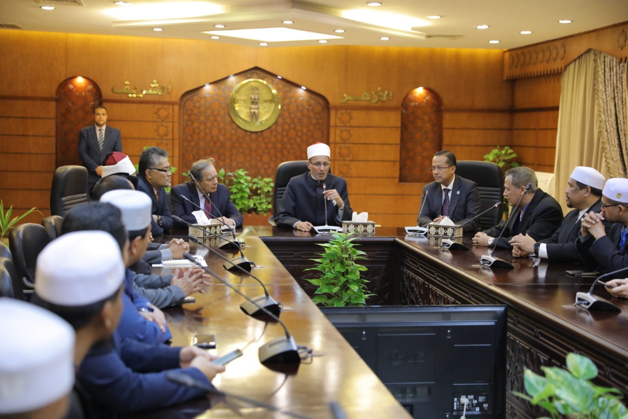 وكيل الأزهر يستقبل رئيس وزراء ولاية تيرينجانو الماليزية وكيل الأزهر يستقبل رئيس وزراء ولاية تيرينجانو الماليزية