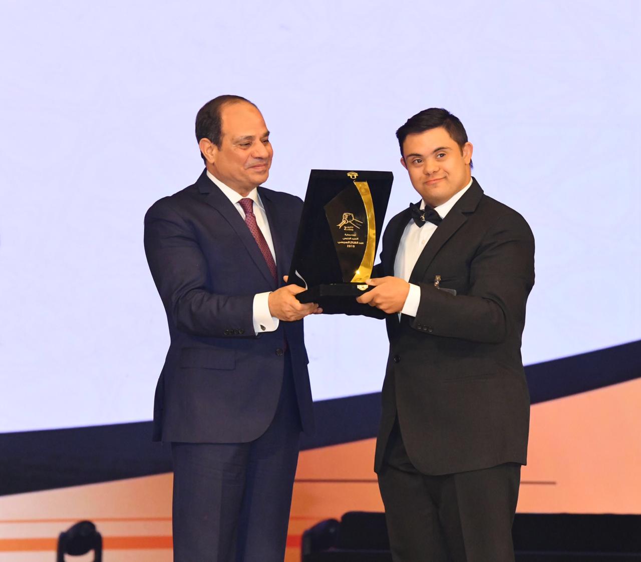 الرئيس عبد الفتاح السيسي الرئيس عبد الفتاح السيسي