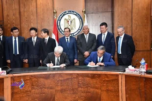 توقيع عقد إنشاء مجمع الأسمدة الفوسفاتية بأبو طرطور