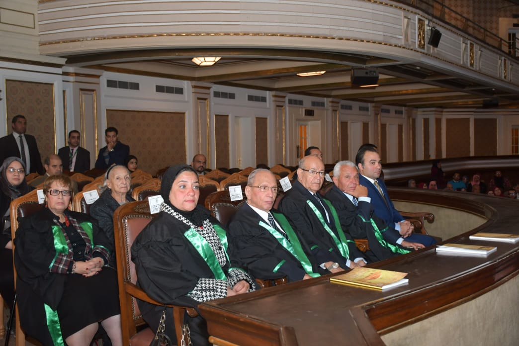 عرض فيلم يرصد تطورات إنشاء الفرع الدولي لجامعة القاهرة