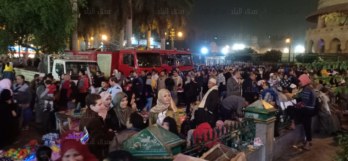 زحام شديد من أتباع الطرق الصوفية للإحتفال بمولد الحسين