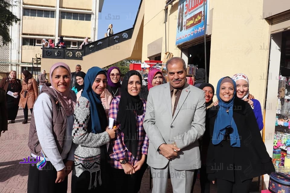 رئيس جامعة الأزهر يتفقد فرع البنات وبحث استغلال المساحات رئيس جامعة الأزهر يتفقد فرع البنات وبحث استغلال المساحات