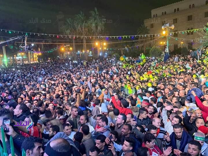 محمود التهامي يشعل حماس الآلاف من محبي آل البيت بالحسين