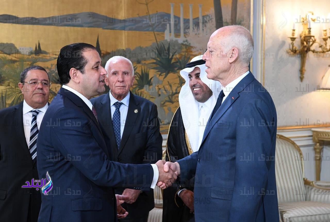 علاء عابد يتلقى قيس سعيد رئيس تونس بقصر قرطاج علاء عابد يتلقى قيس سعيد رئيس تونس بقصر قرطاج