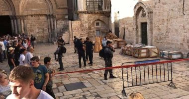يهودي يقتحم كنيسة القيامة في القدس يهودي يقتحم كنيسة القيامة في القدس