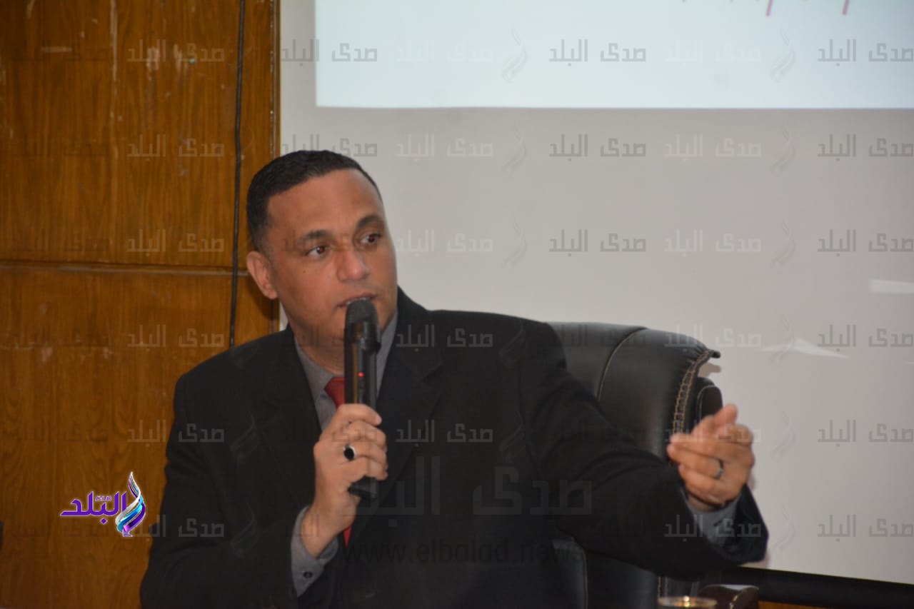 الدكتور أيمن مختار محافظ الدقهلية