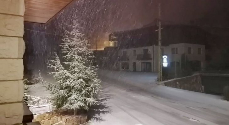 العاصفة لولو تجتاح لبنان