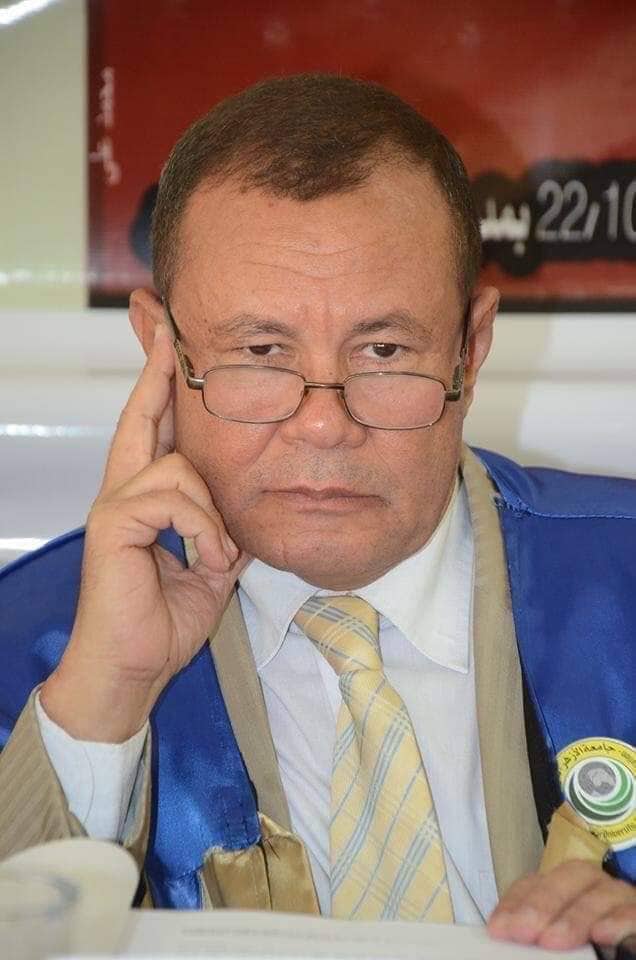 الدكتور عبد الصبور فاضل عميد كلية الإعلام 
