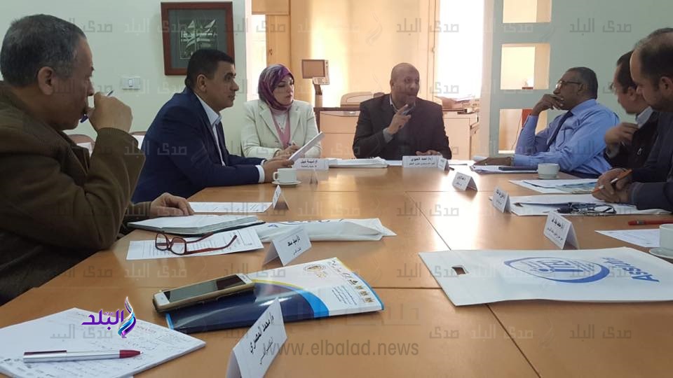 أثناء انعقاد الاجتماع