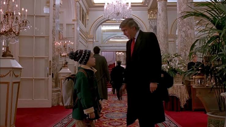 ترامب في فيلم Home Alone 2 ترامب في فيلم Home Alone 2