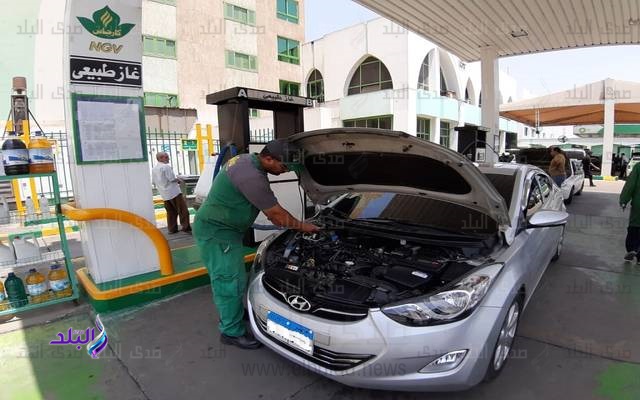 البترول تدرس إلزام التاكسي والميكروباص بالتحول لـ الغاز 
