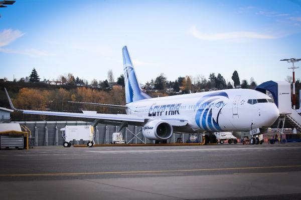 طائرة مصر للطيران طراز البوينج B737