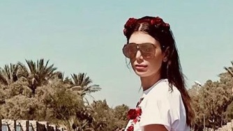 أحدث ظهور لـ يارا نعوم برفقة بناتها يشعل إنستجرام أحدث ظهور لـ يارا نعوم برفقة بناتها يشعل إنستجرام