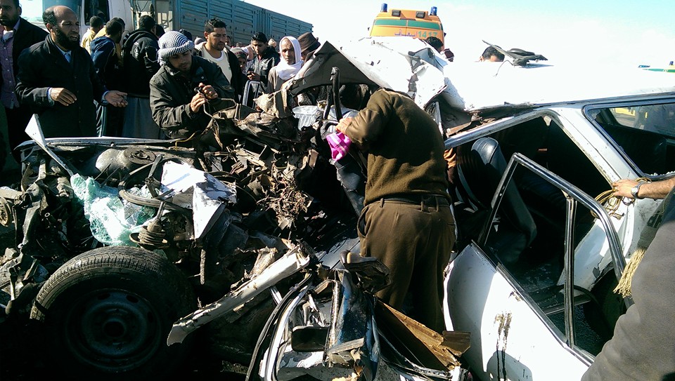  حادث تصادم أوتوبيس وسيارة 