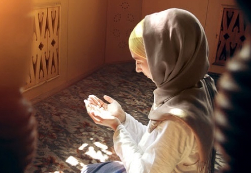 هل يجوز للأرملة المسنة الخروج من بيتها أثناء عدتها ؟