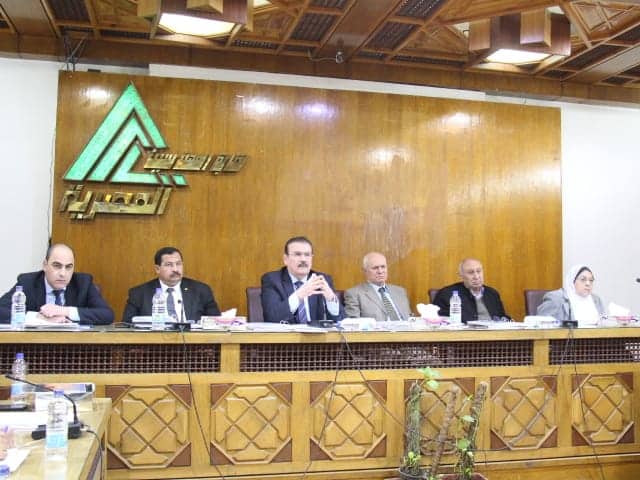 المهندسين تقرر صرف معاش لأسرة شهيد لقمة العيش 