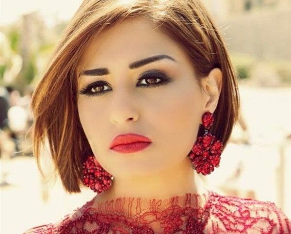 الفنانة منة فضالي