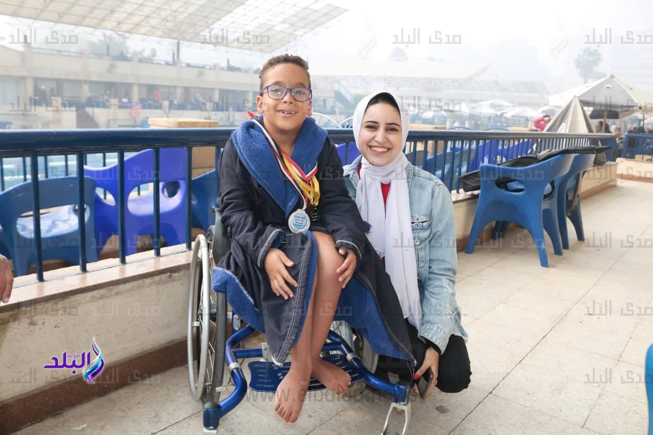 بطل صغنن.. تحدى الكرسي المتحرك ويحلم بالعالمية