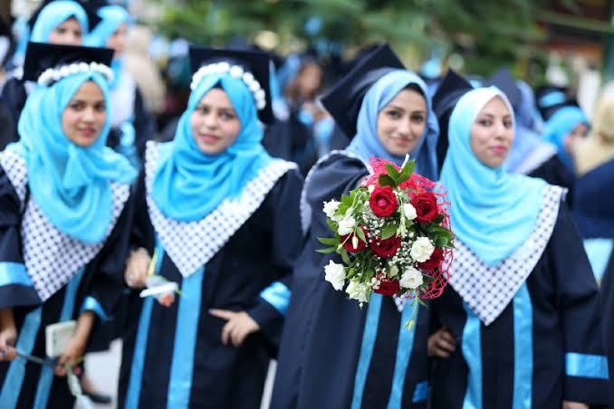  طالبة بجامعة الأزهر تعقد قرانها أثناء حفل التخرج