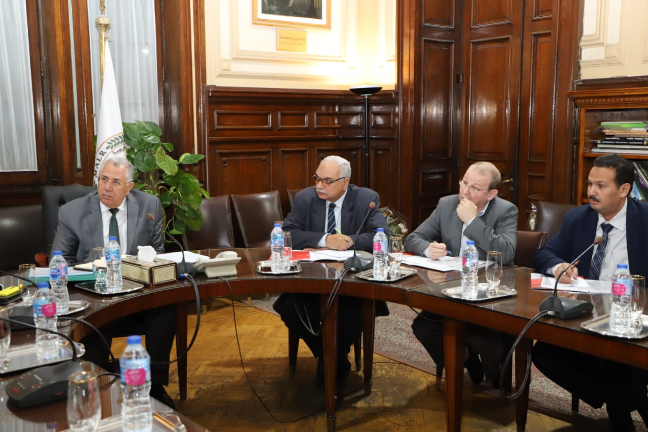 اجتماع وزير الزراعة