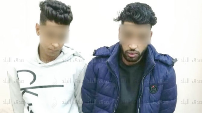 المتهمين عقب ضبطهم 