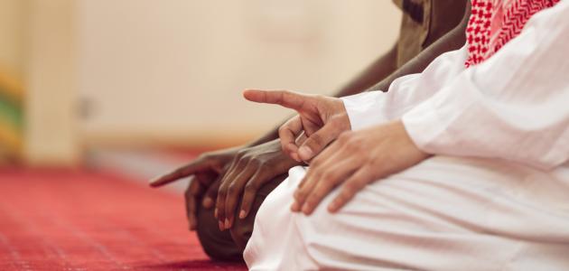 حكم قراءة التشهد بعد الركعتين الأوليين