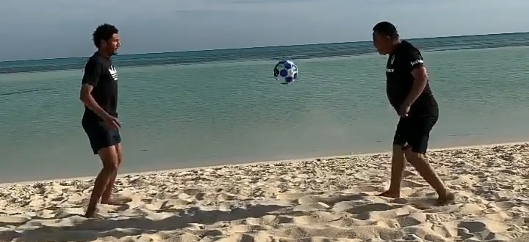 محمد الننى يتحدى والده