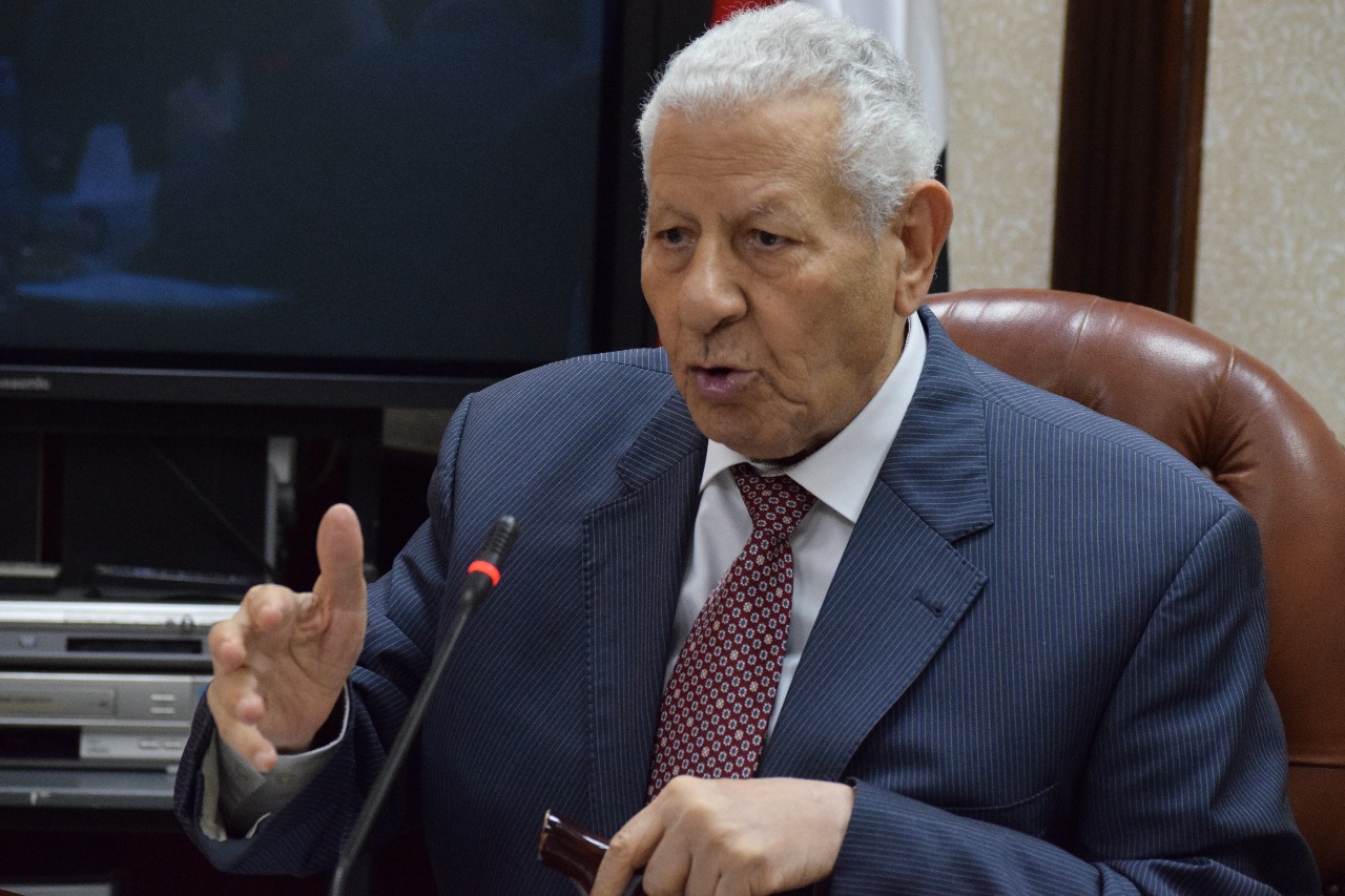 مكرم محمد أحمد 