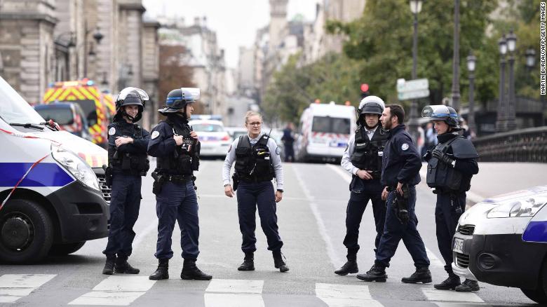 مقتل شخص في حادث طعن بفرنسا